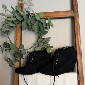 Arizona Jean Company Black Ankle Booties